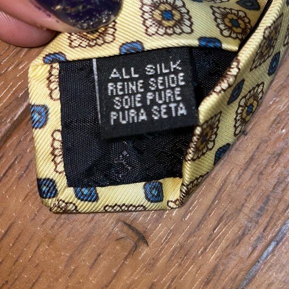 Burberry - Picture 3 of 4